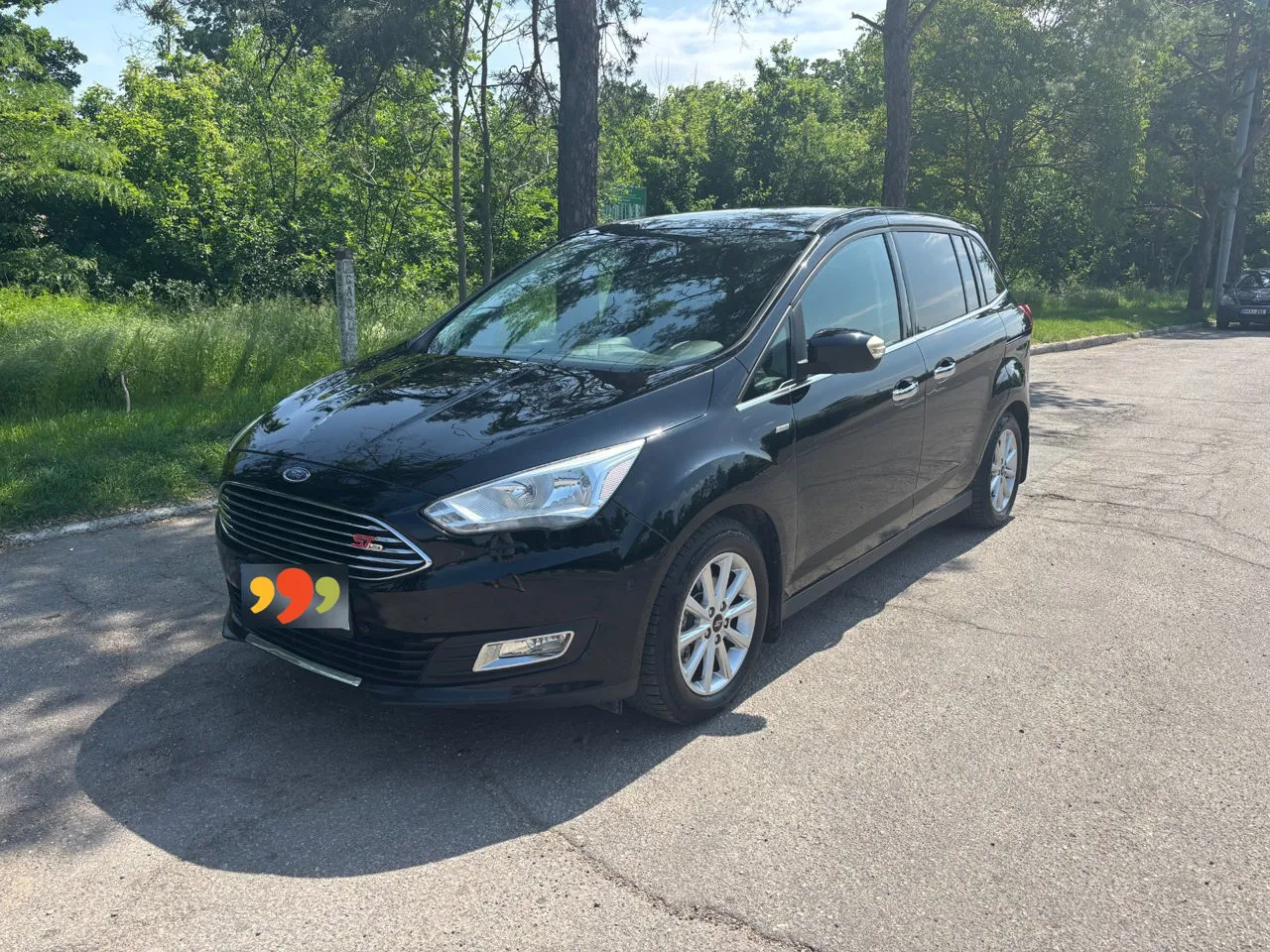 Ford Grand C-Max спереди сбоку