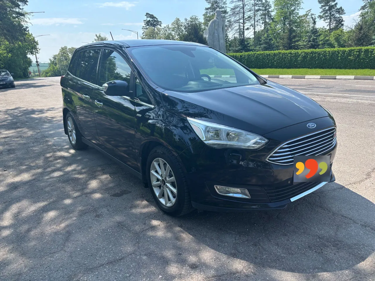 Ford Grand C-Max, решётка радиатора со значком ST