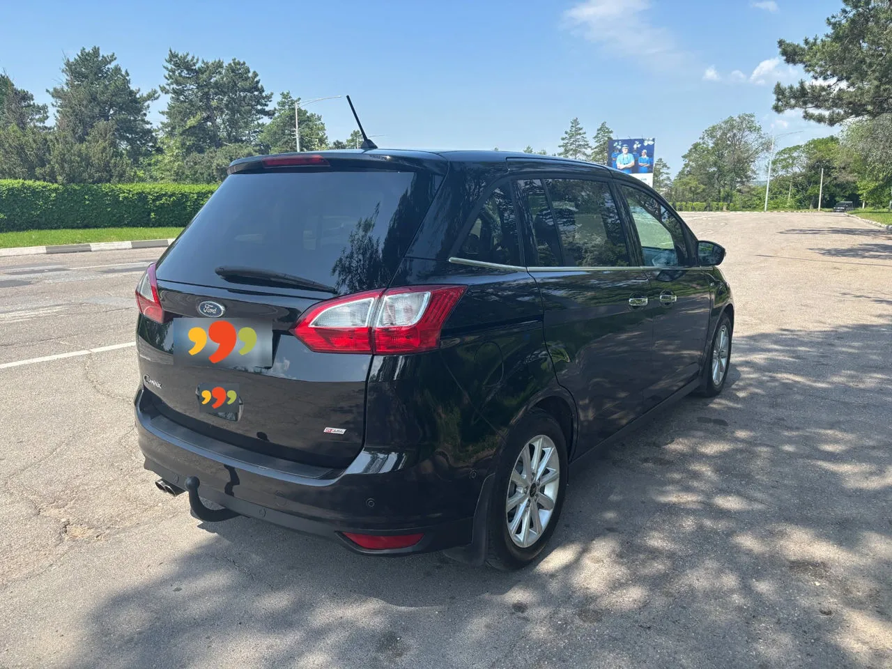 Ford Grand C-Max сзади